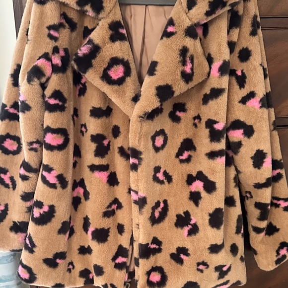 Cozy Leopard Print Teddy Jacket - Picture 4 of 5